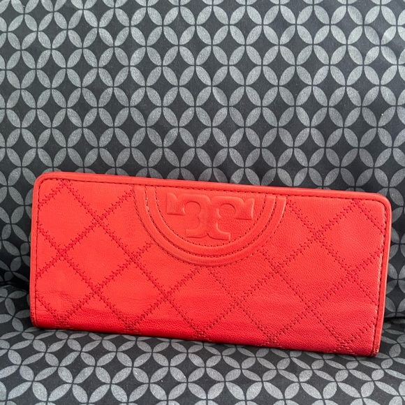 Tory Burch Handbags - Tory Burch Red EUC Vintage Wallet